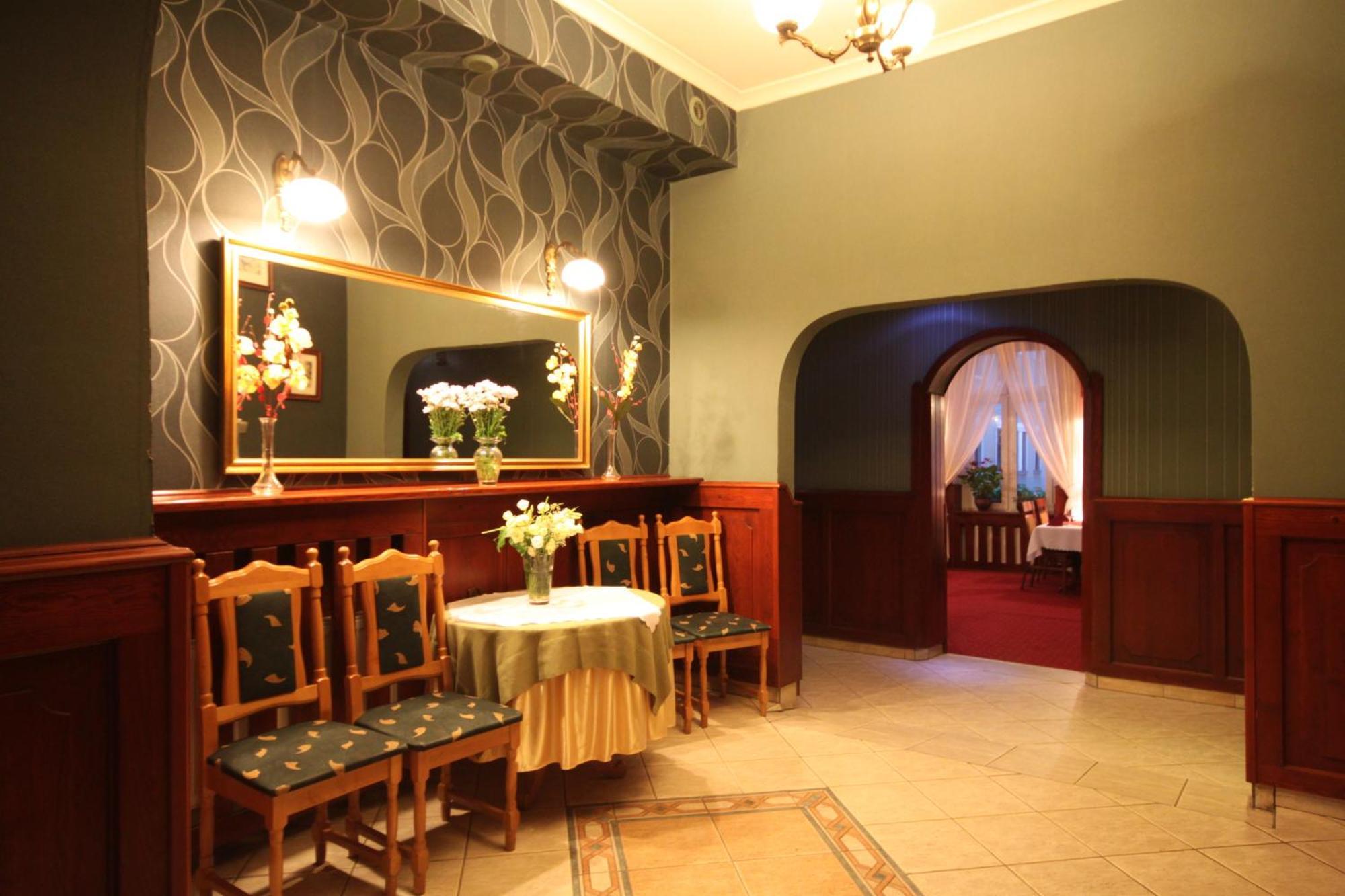 Hotel Atena Slupsk Bagian luar foto