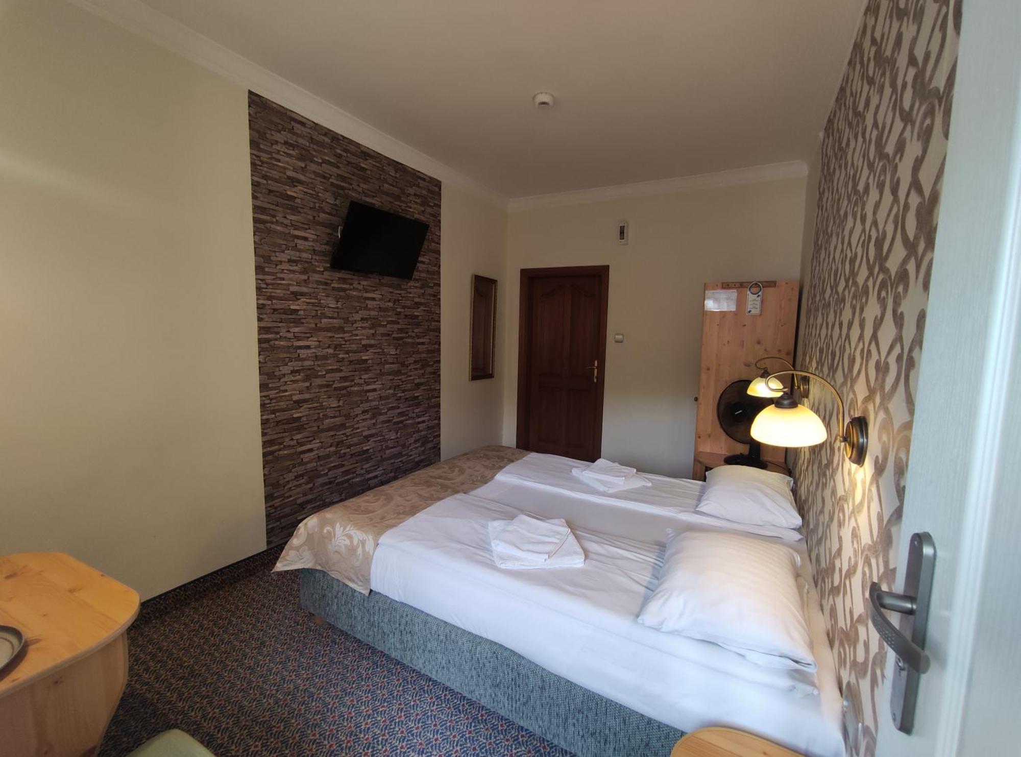 Hotel Atena Slupsk Bagian luar foto