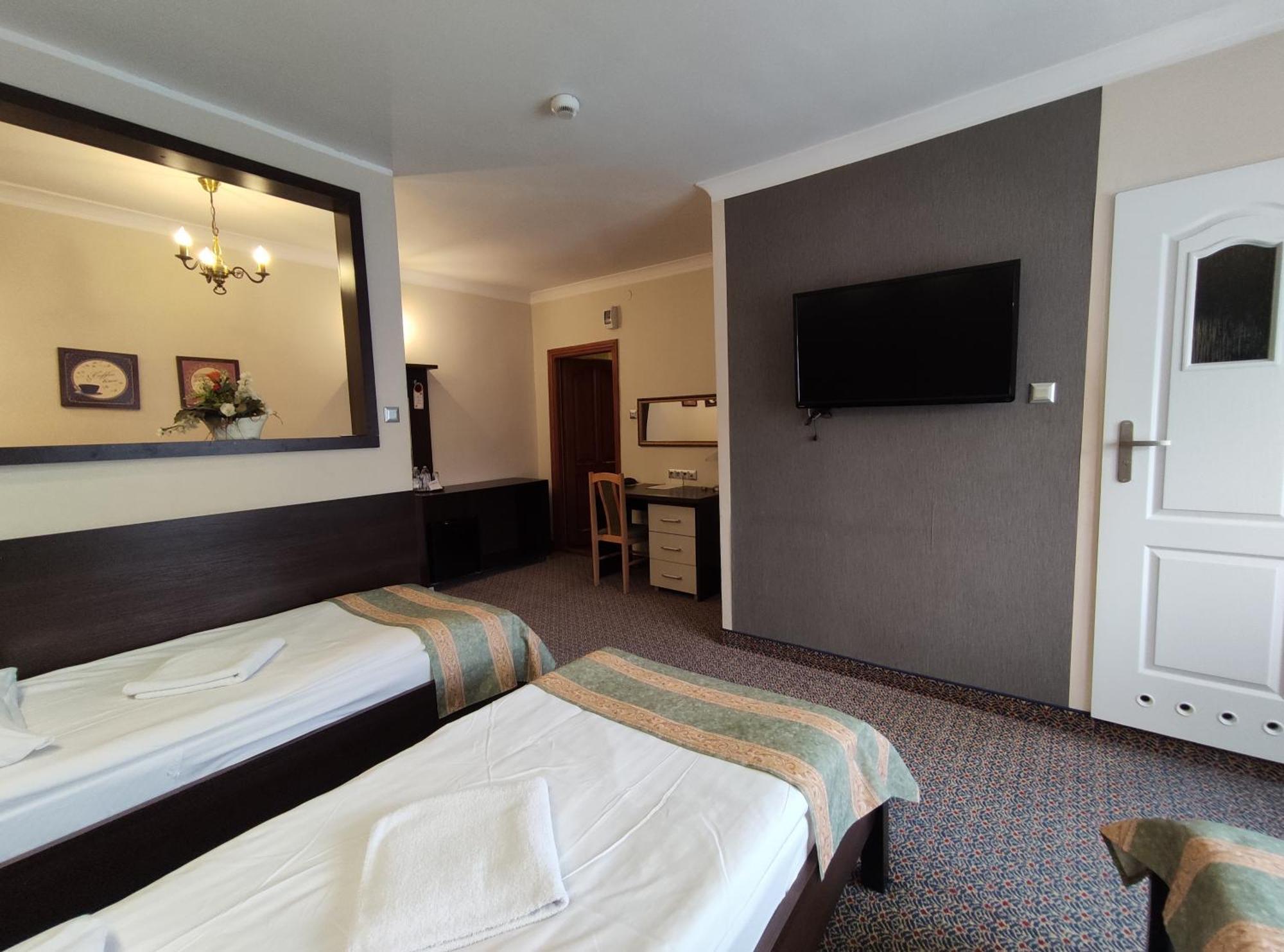 Hotel Atena Slupsk Bagian luar foto