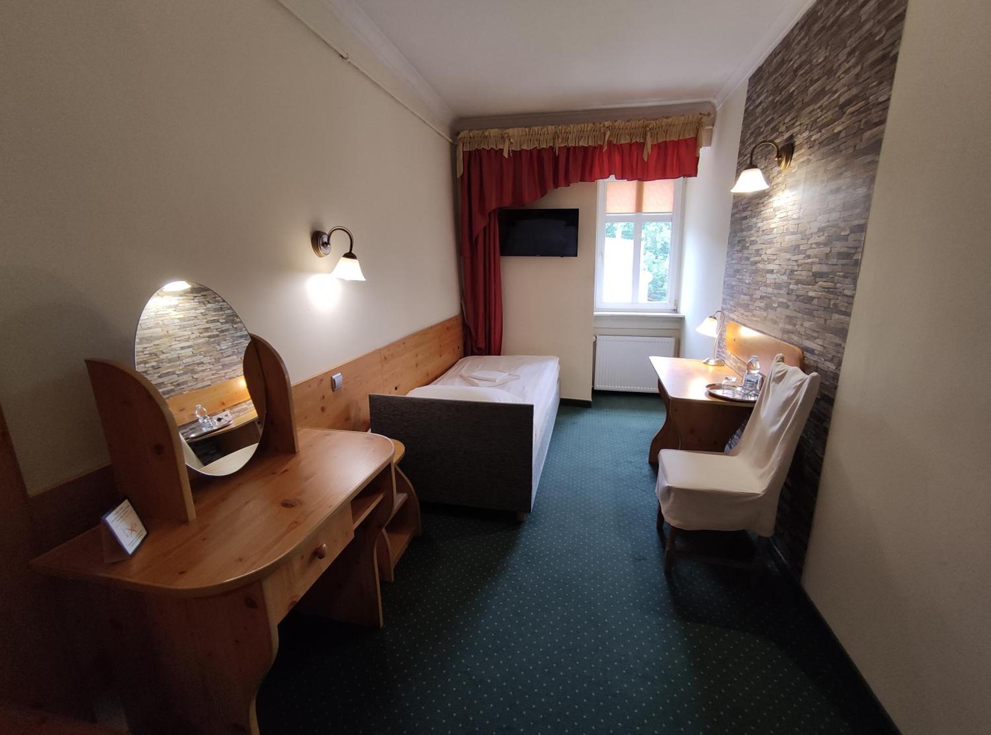 Hotel Atena Slupsk Bagian luar foto