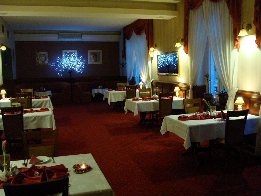 Hotel Atena Slupsk Bagian luar foto