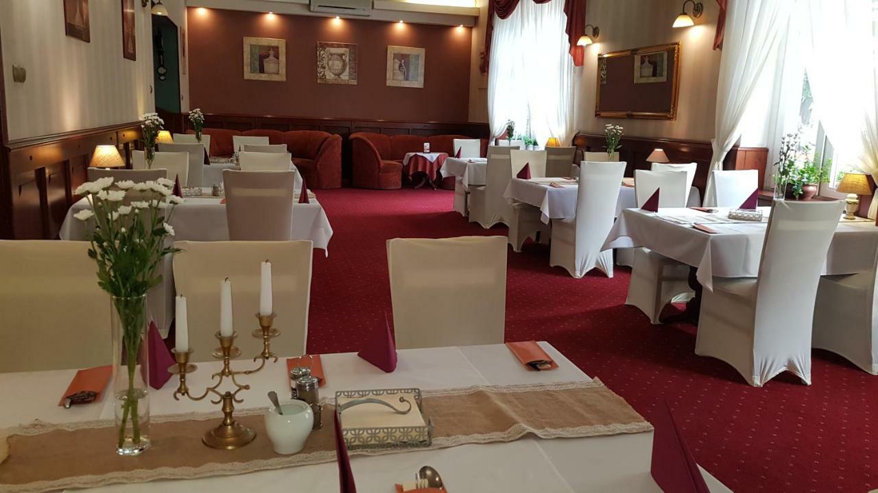 Hotel Atena Slupsk Bagian luar foto